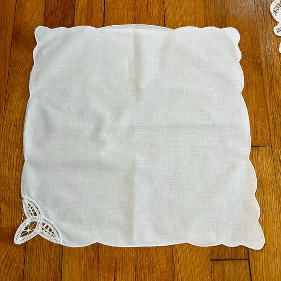Vintage White 82 x 64 Cutwork Lace Tablecloth with 8 Matching Napkins - Picture 9 of 16